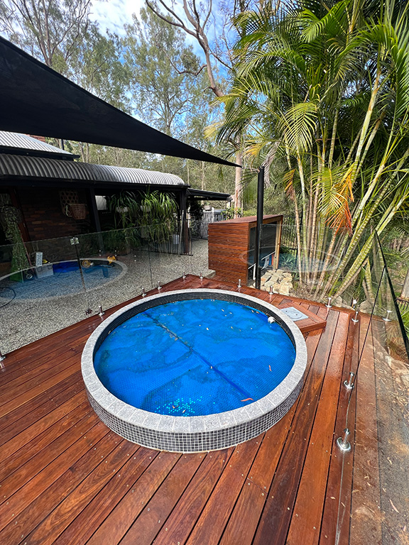 Spa pool deck build, Mount Crosby